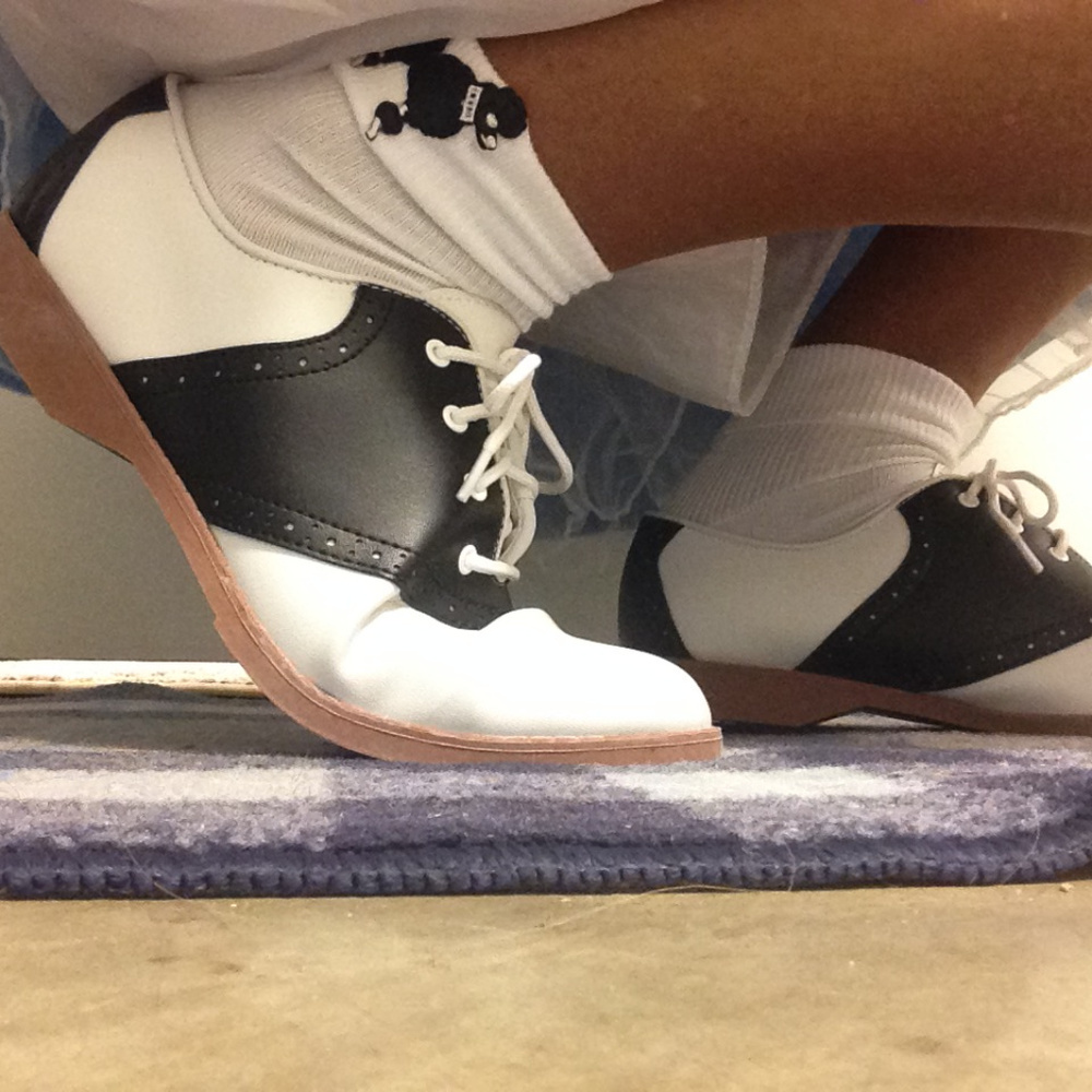 shoes - Picture 3 of 4